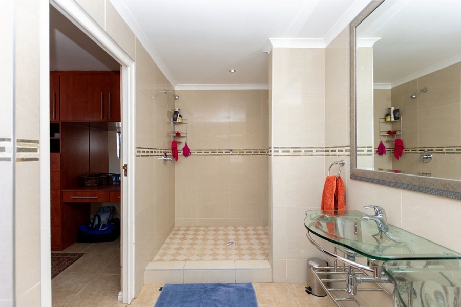 4 Bedroom Property for Sale in Blue Lagoon Western Cape